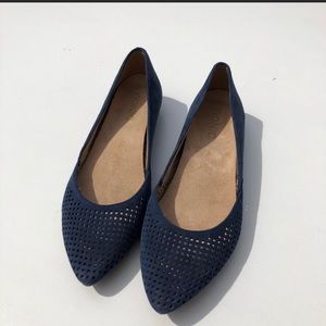 Vionic laser-cut  blue suede flats - size 8.5